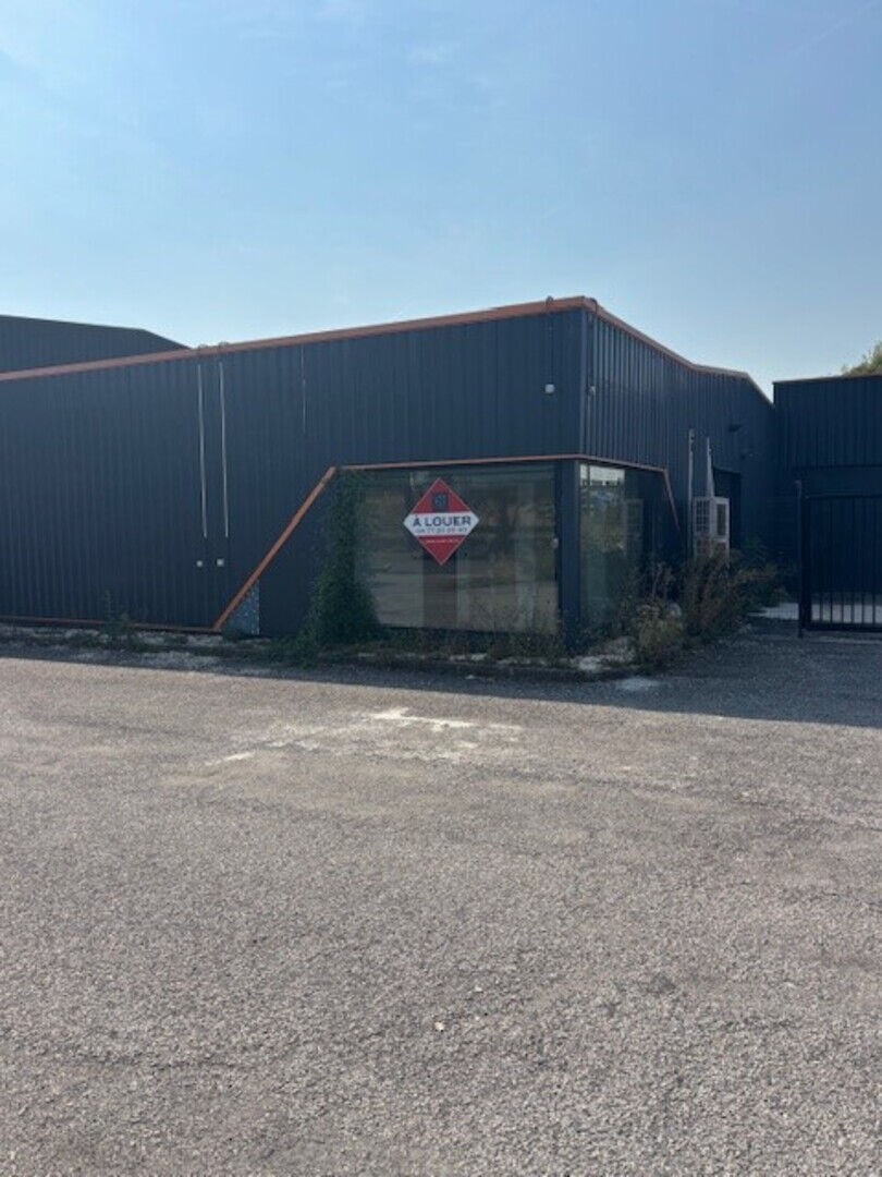 Photo Local commercial 460m² Villars image 2/6