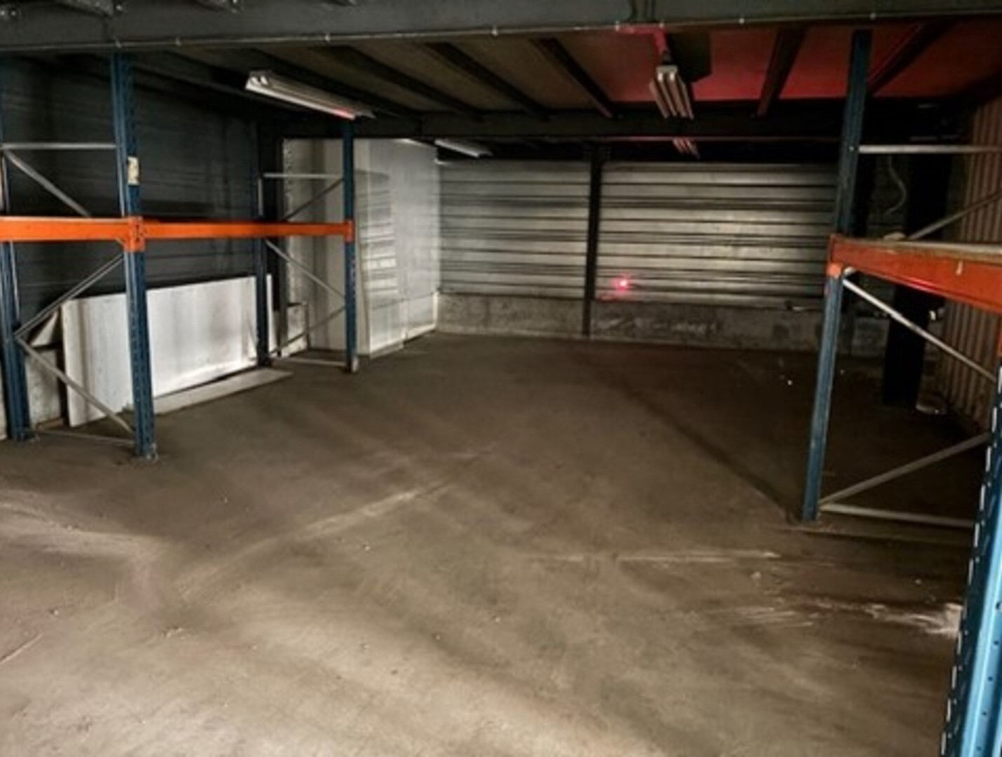 Photo Local commercial 460m² Villars image 4/6