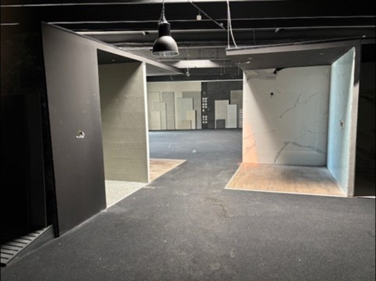 Photo Local commercial 460m² Villars image 6/6