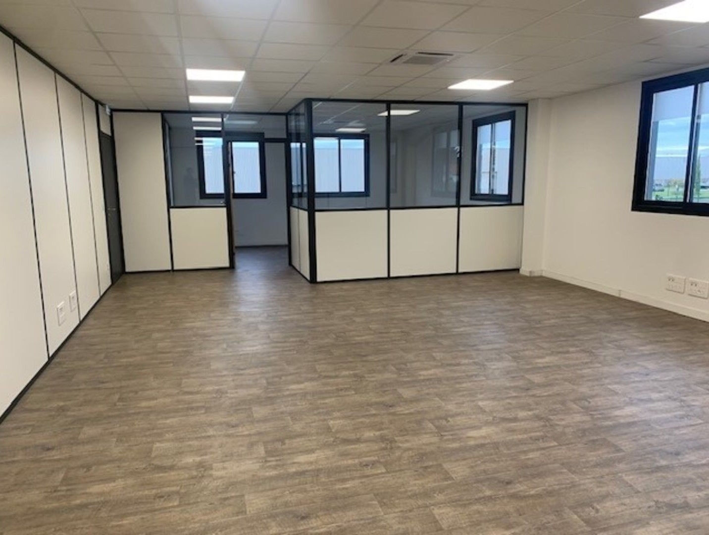 Photo Bureaux 82m² Andrézieux image 1/5