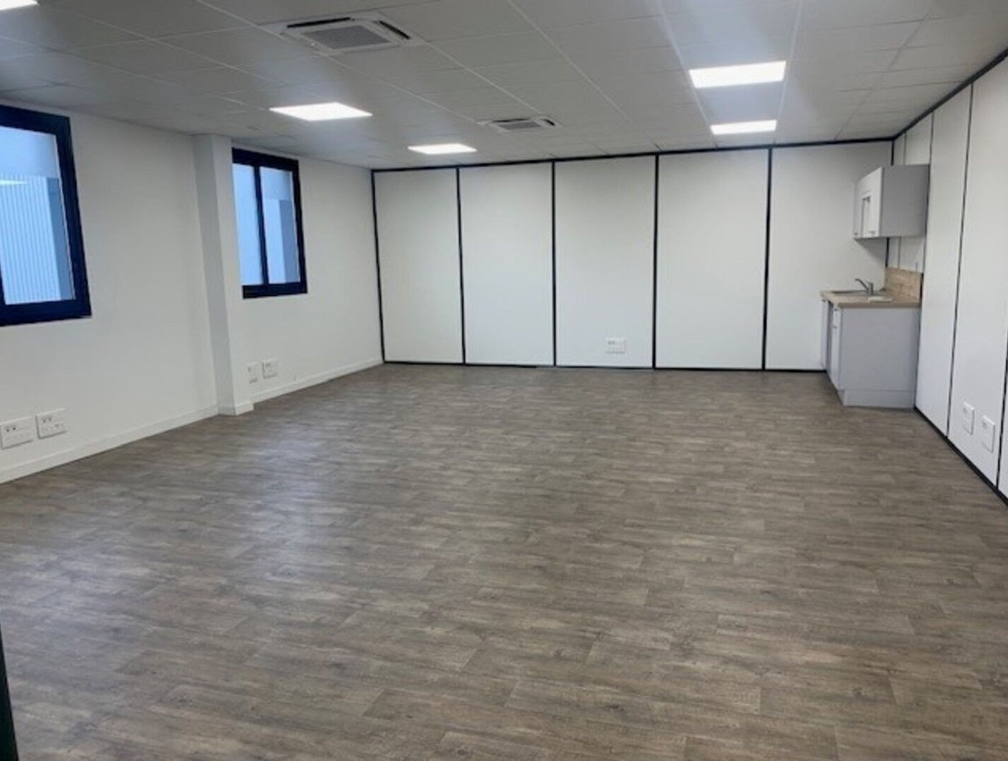 Photo Bureaux 82m² Andrézieux image 2/5