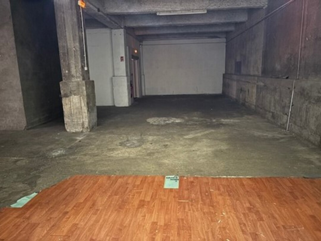 Photo Local commercial Saint Etienne 1203 m2 image 5/6