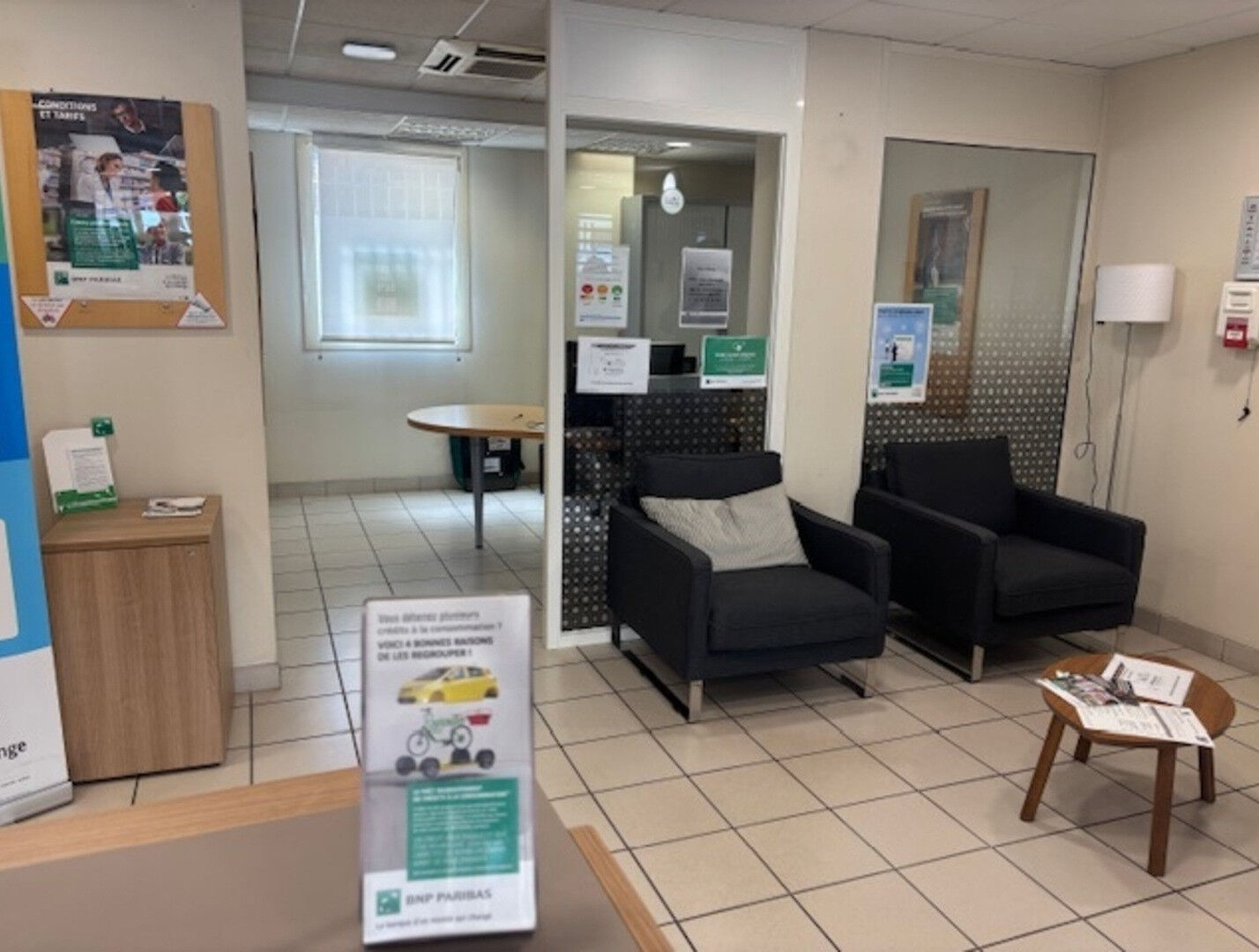 Photo Local commercial La Talaudiere 155 m2 image 2/6