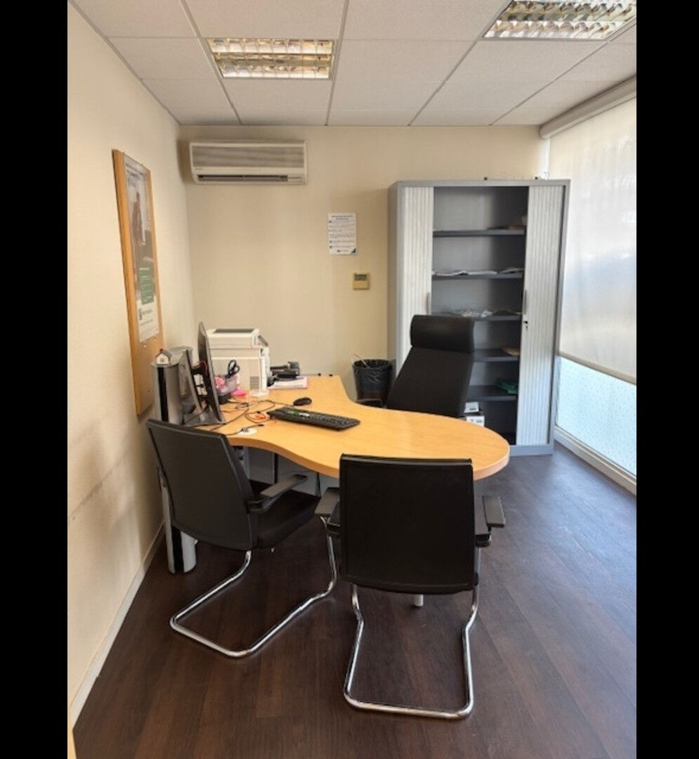 Photo Local commercial La Talaudiere 155 m2 image 4/6