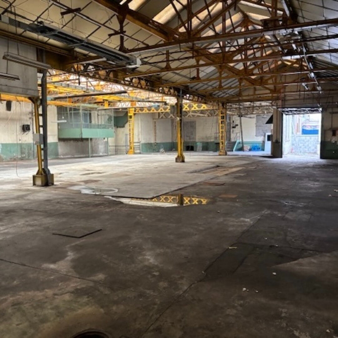 Photo Bâtiment artisanal 1800m² Saint Etienne image 1/6