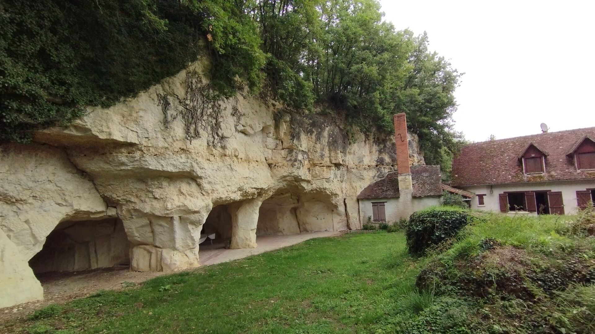 Photo LE GRAND-PRESSIGNY image 2/6