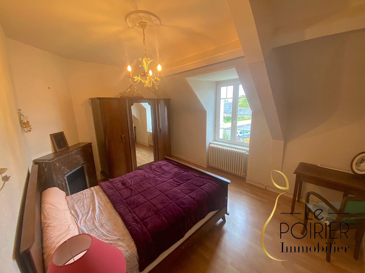 Photo LANGUEUX : Belle maison en pierres de 188 m2 à proximité des commerces et des écolesMaison image 5/6