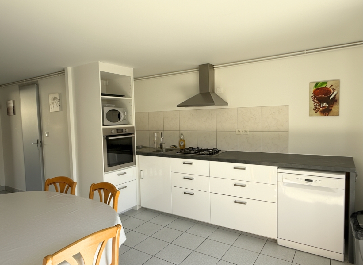 Photo Hillion, Bourg de Saint-René- Duplex lumineux - T2 bis 55.95 m2 image 3/6