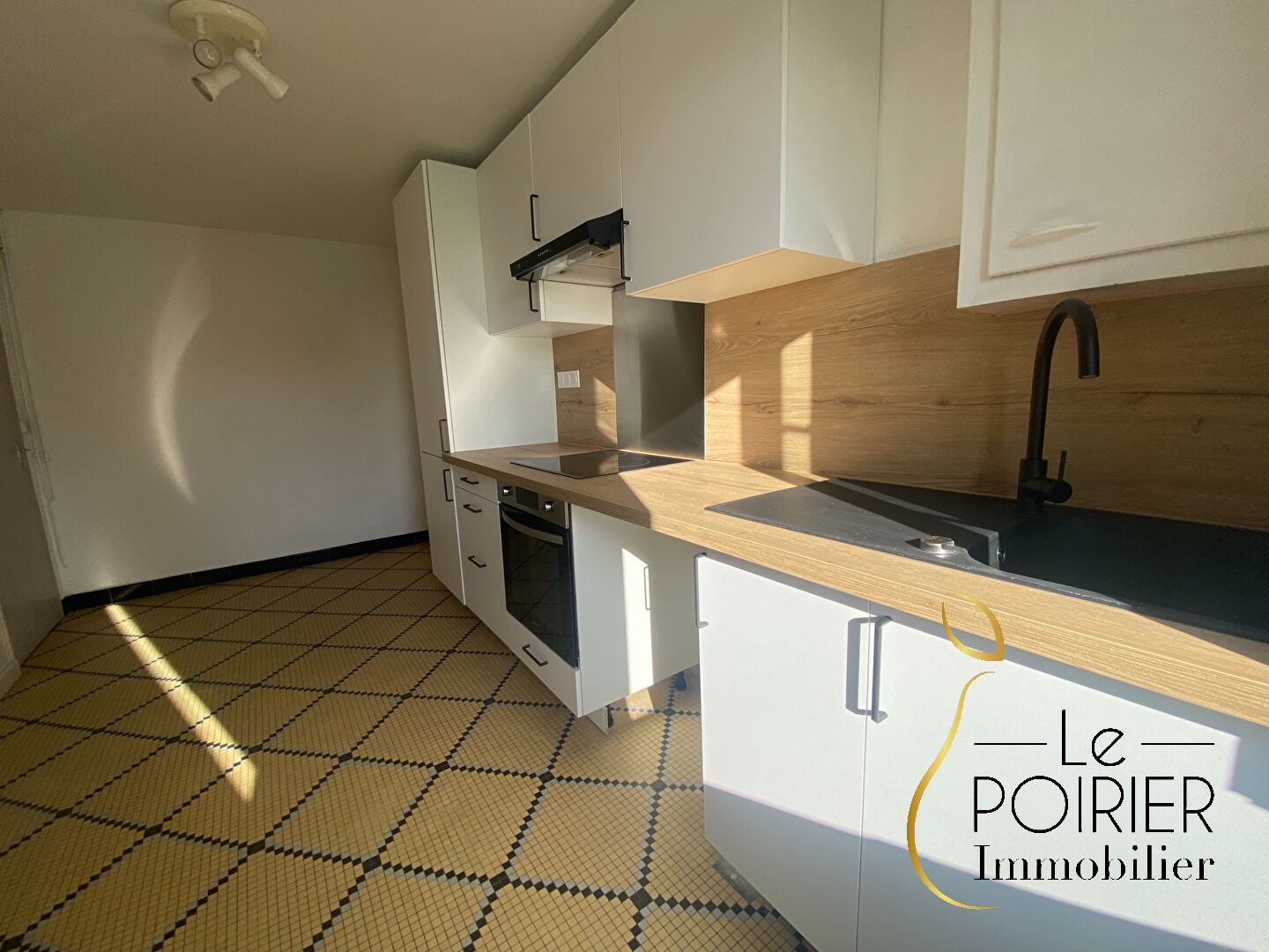 Agence immobilière de Le Poirier Immobilier - Le Poirier Immobilier LAMBALLE