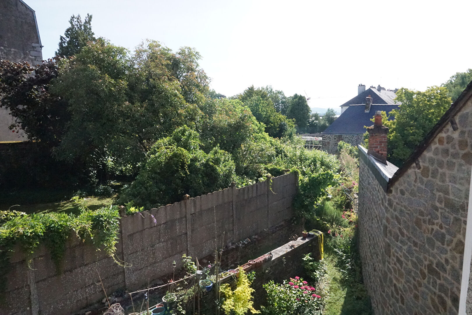 A VENDRE FOUGERES  1er étage studio 23 m²