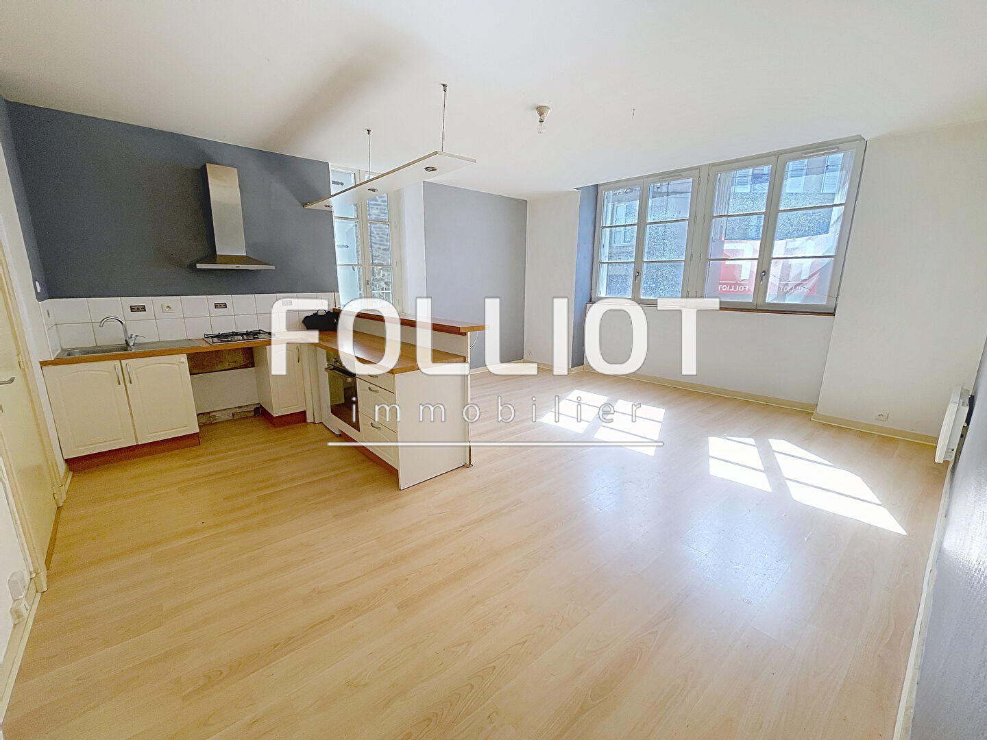 Photo FOUGERES RDC T2 50 m² image 1/6