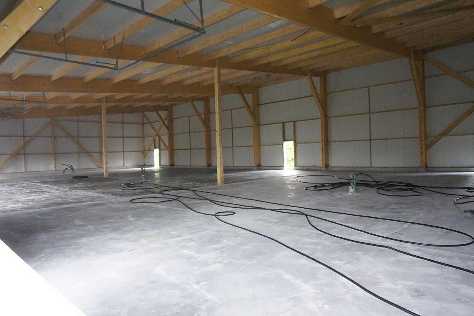 Photo Local d'activité 240 m² à St BRICE EN C. image 3/6