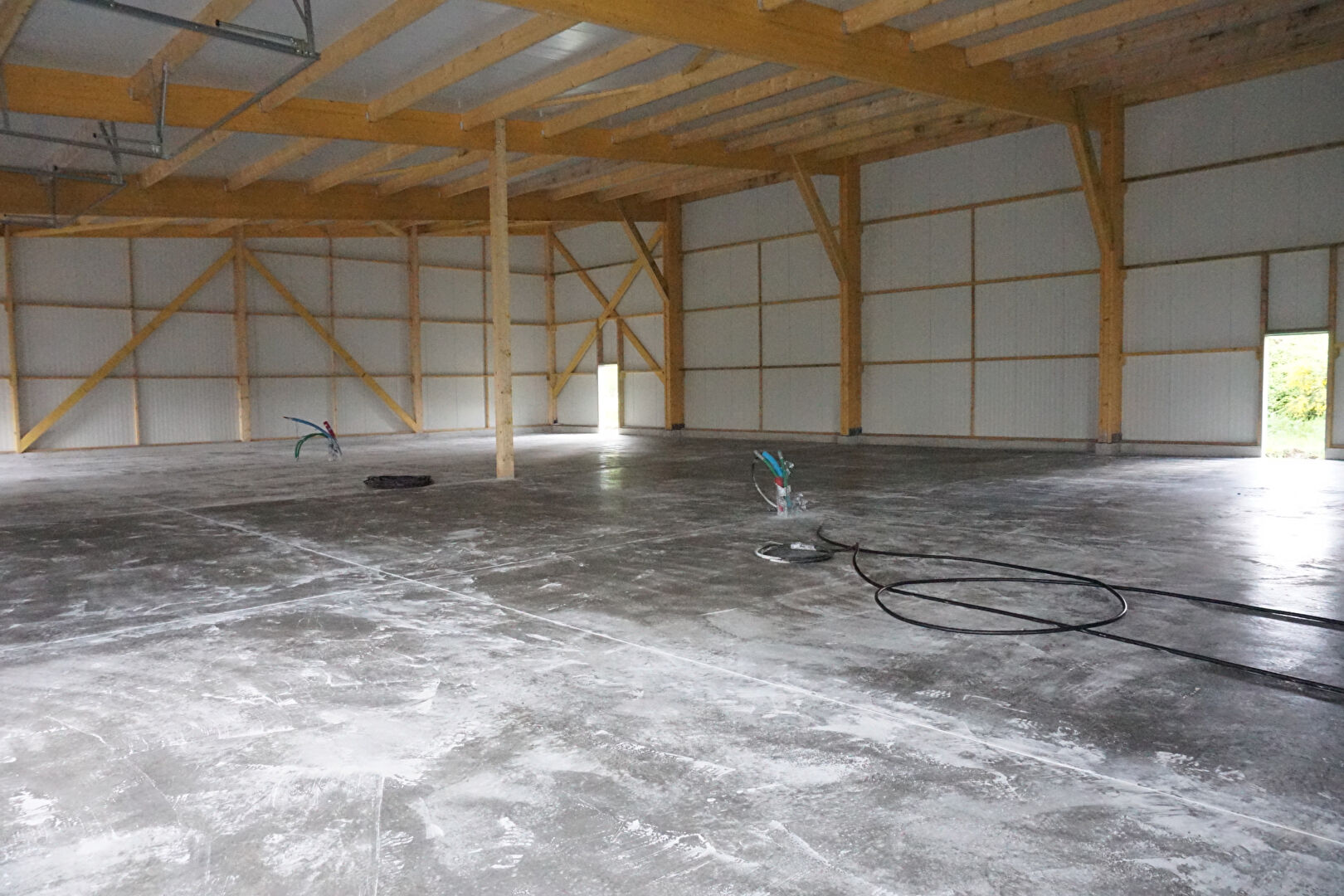 Photo Local d'activité 240 m² à St BRICE EN C. image 5/6