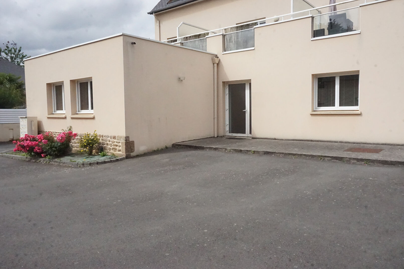 Photo Local d'activité Maen Roch 7 pièces 156 m² image 1/6