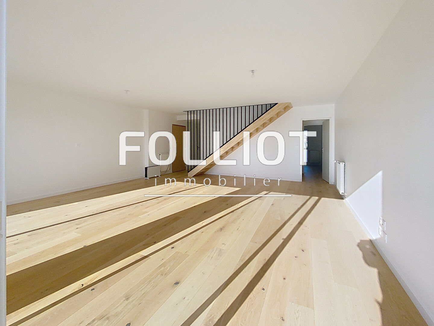 Photo FOUGERES CENTRE, APPT  T5 DUPLEX NEUF 135.50 m² image 2/6