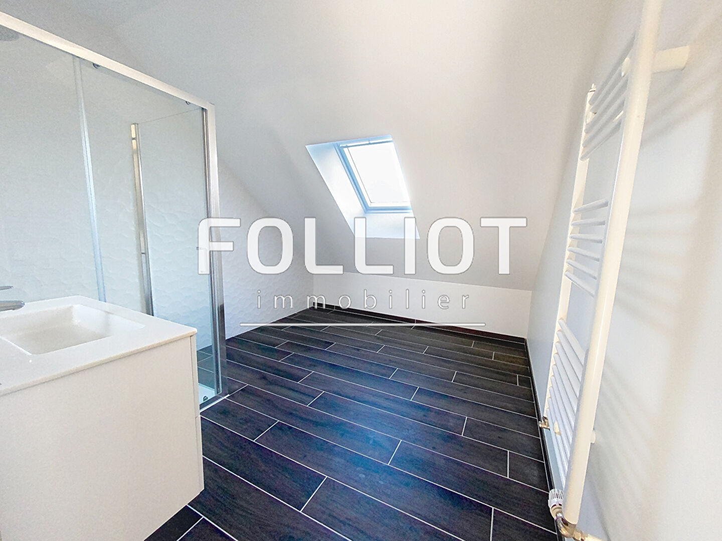 Photo FOUGERES CENTRE, APPT  T5 DUPLEX NEUF 135.50 m² image 6/6