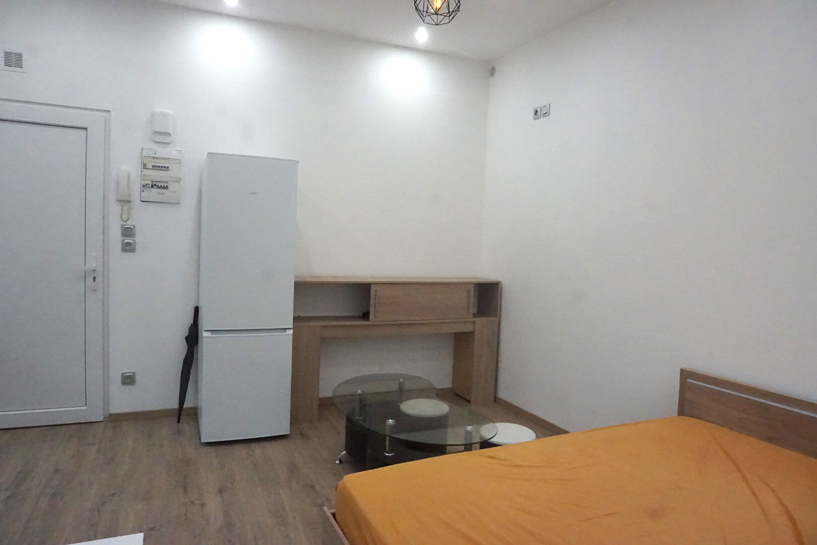 Photo FOUGERES RDC studio meublé 19.50 m² image 6/6