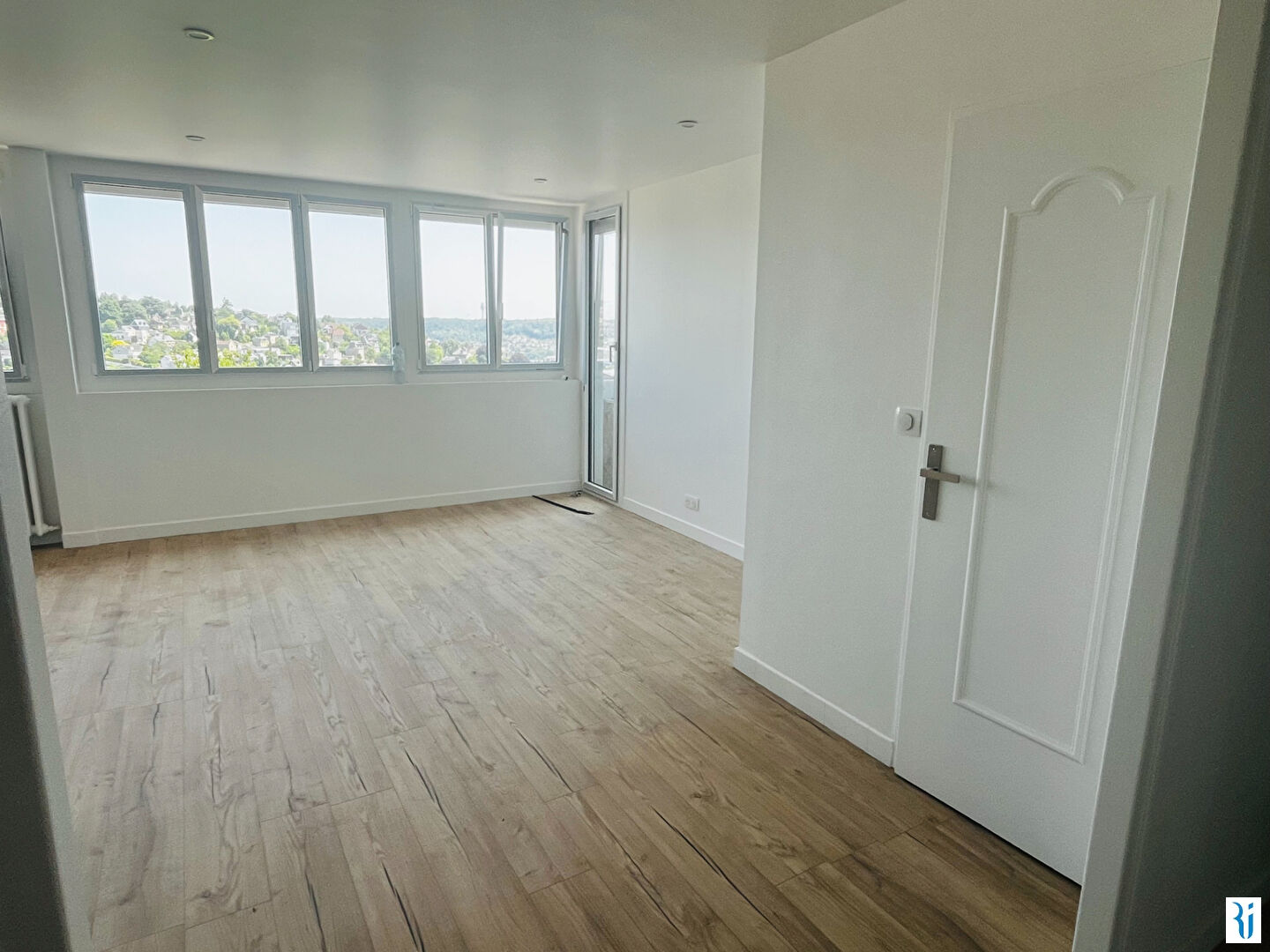 BOIS GUILLAUME  - 5 pieces - 91m²