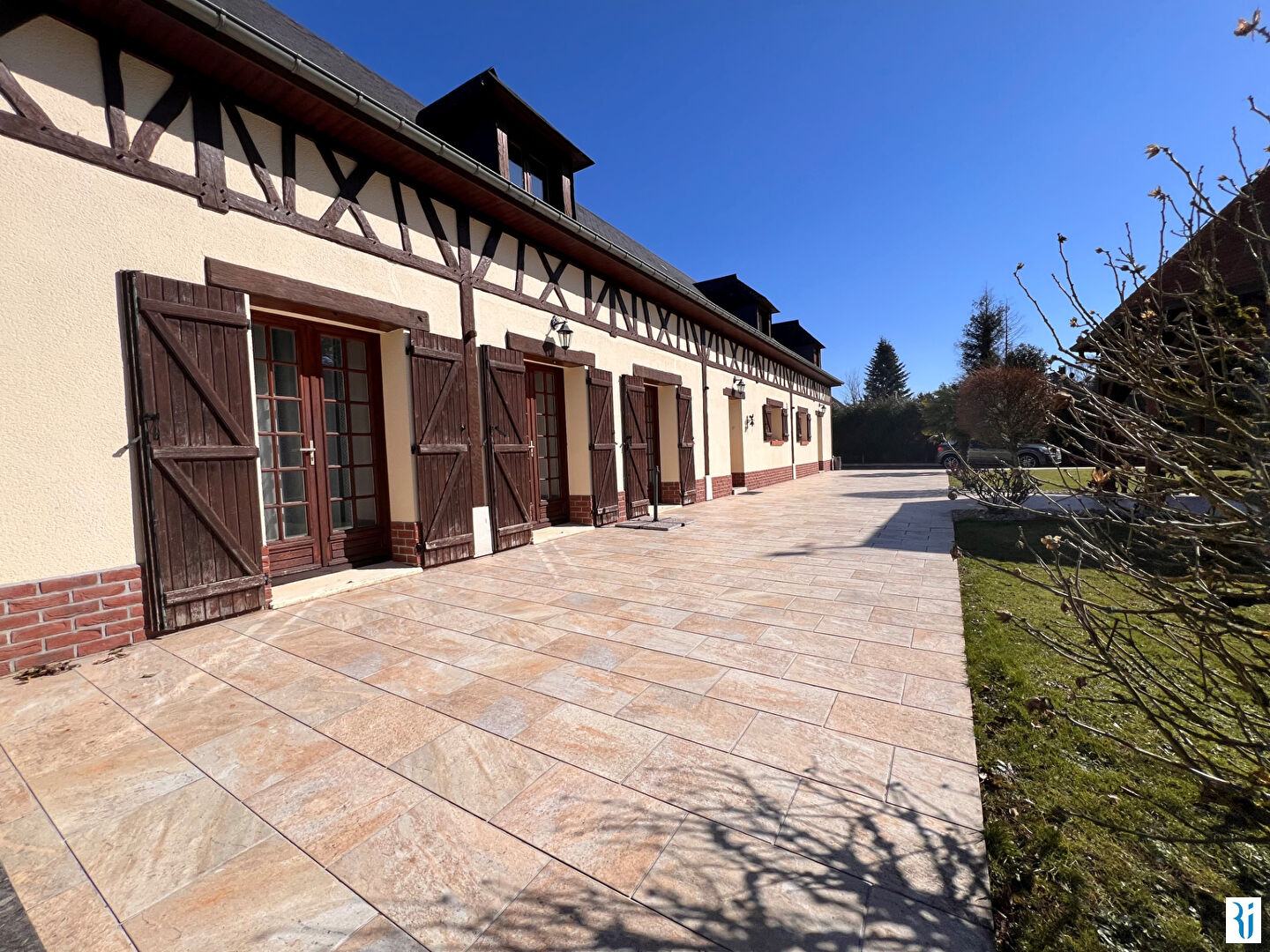 ISNEAUVILLE