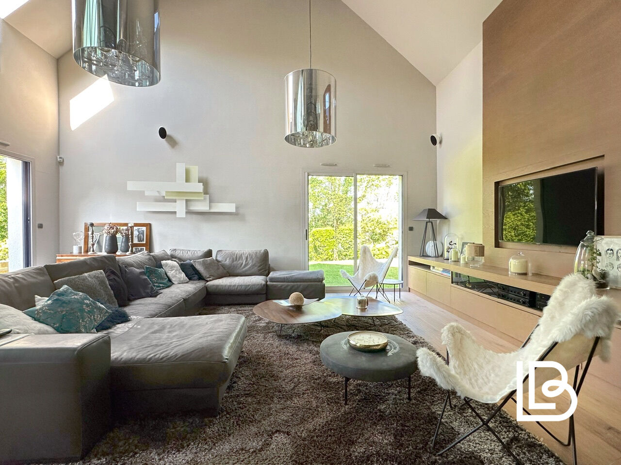 Photo BAIN DE BRETAGNE - Maison contemporaine à vendre - T7 321 m2 image 2/6