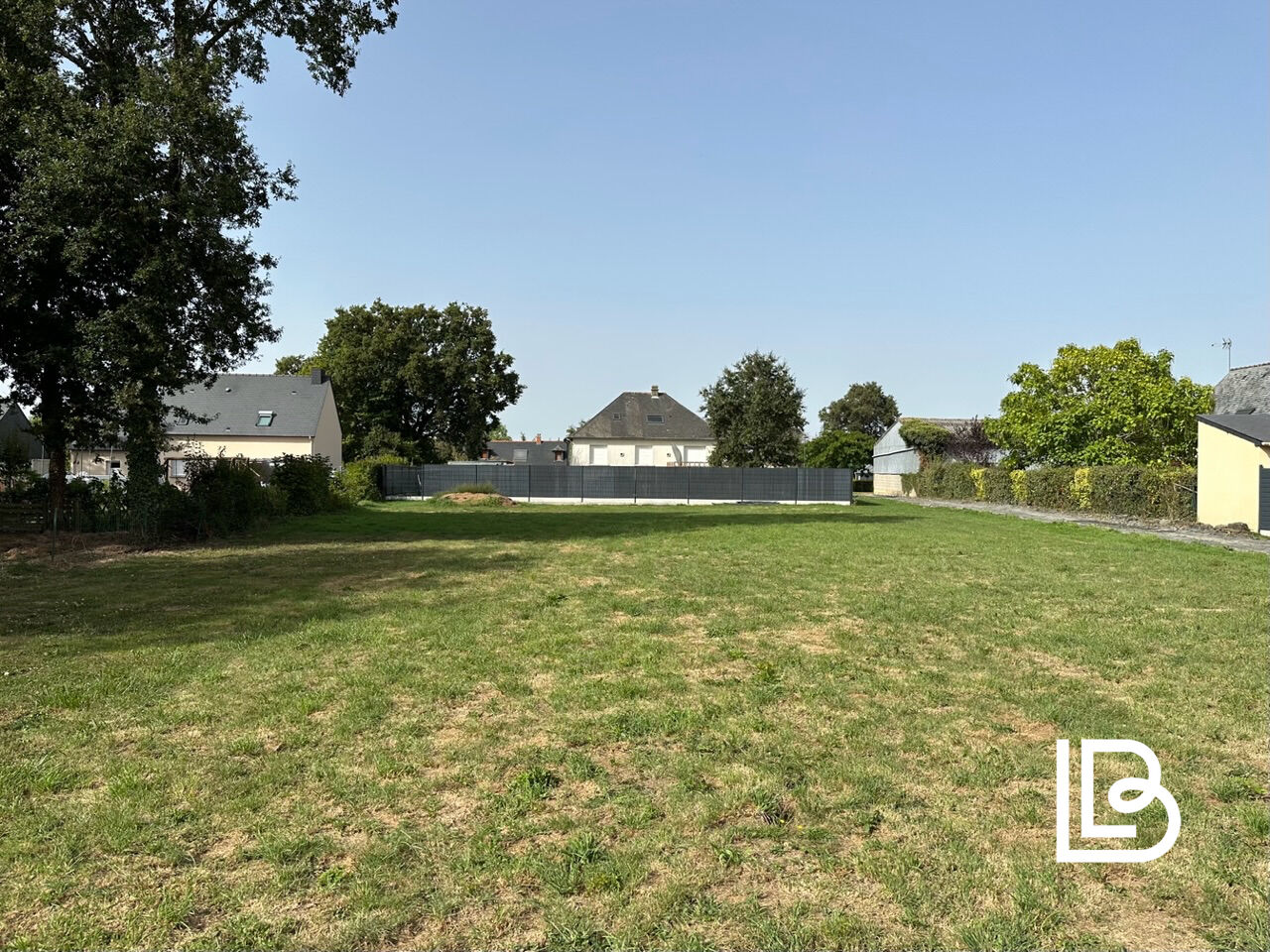 Photo Beau terrain hors lotissement image 3/4