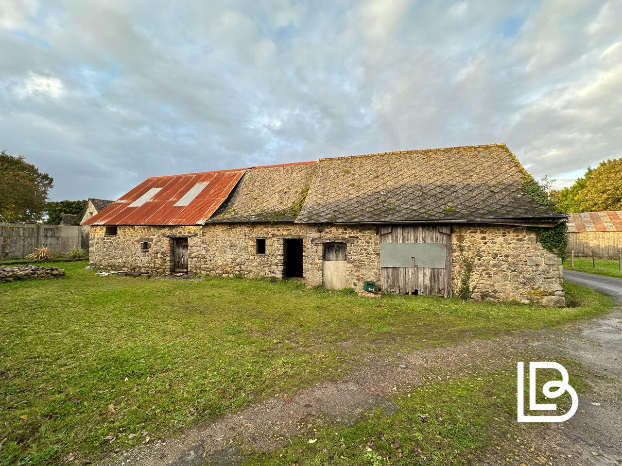 Photo Longère à rénover avec maisonnette image 4/6