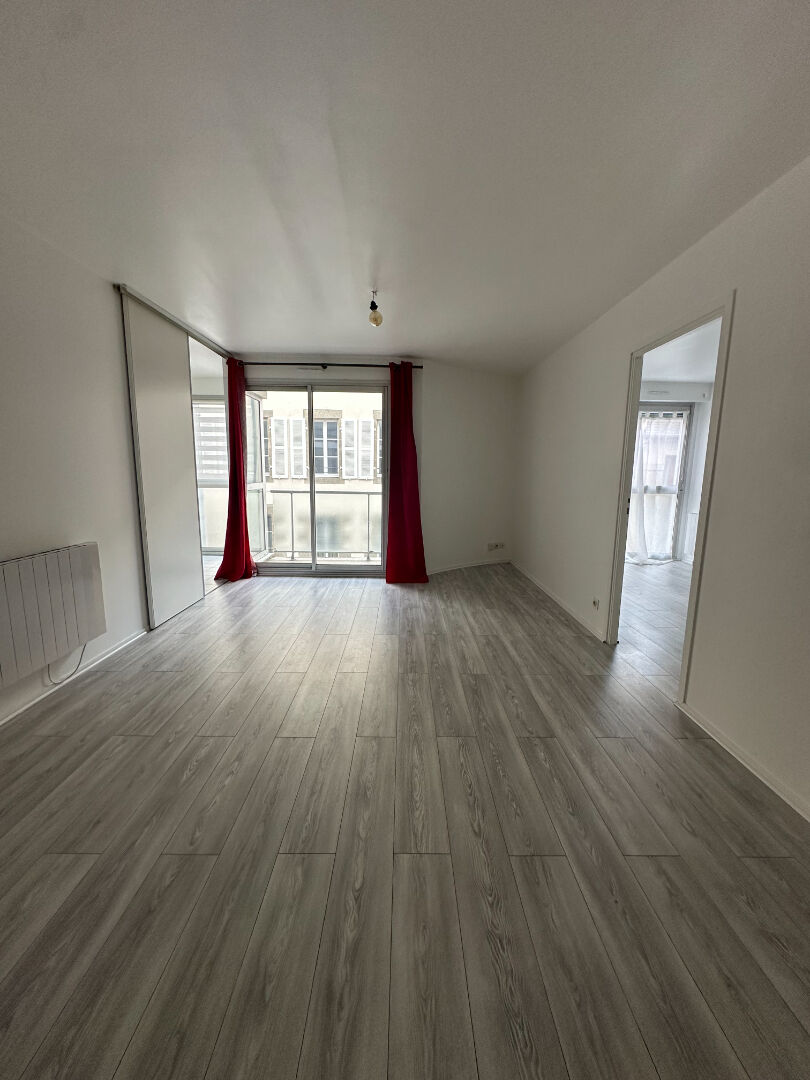 A LOUER SAINT BRIEUC / CENTRE VILLE - Appartement T2 avec balcon et garage