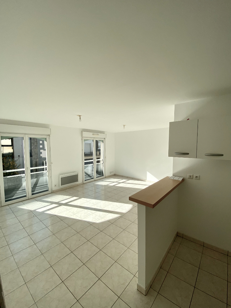 A LOUER  SAINT BRIEUC / PROCHE GARE - Appartement T3