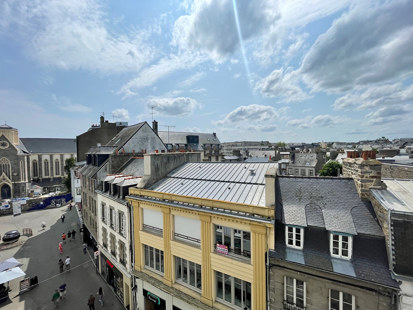 SAINT BRIEUC CENTRE, beau T2 de 52 m² avec cave  privative !