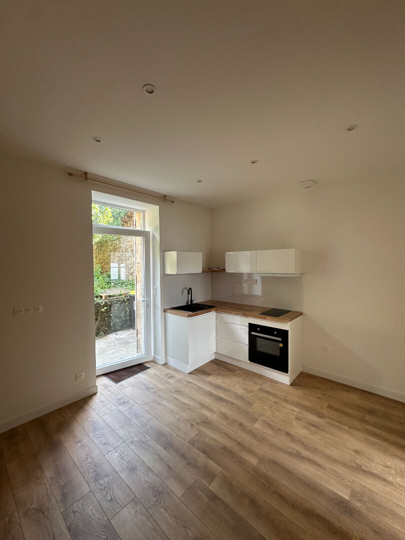 A LOUER SAINT BRIEUC proche centre - Appartement T2 avec jardin