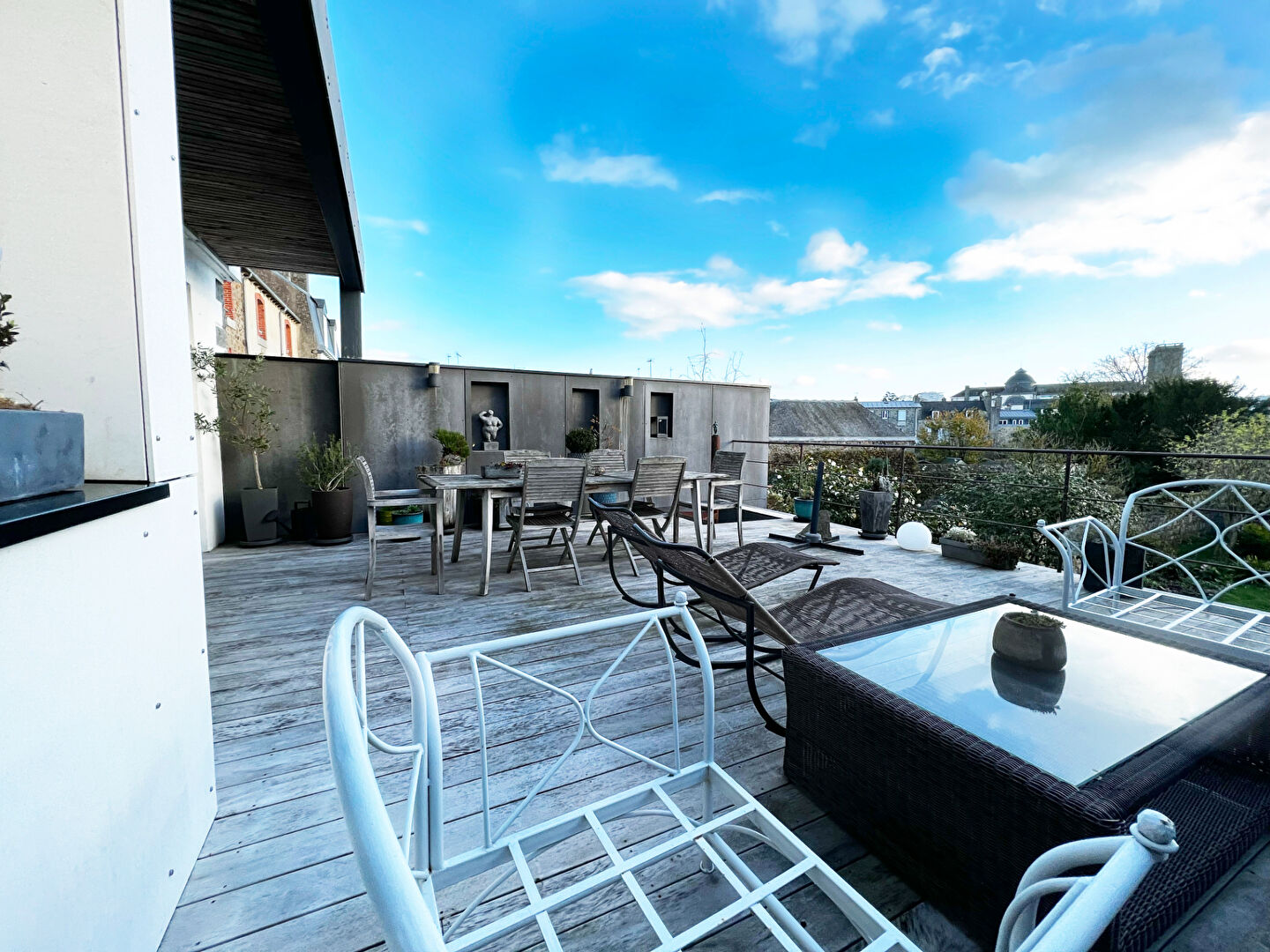 Photo A LOUER SAINT BRIEUC/ SAINT MICHEL, triplex avec jardin 180m² image 2/6