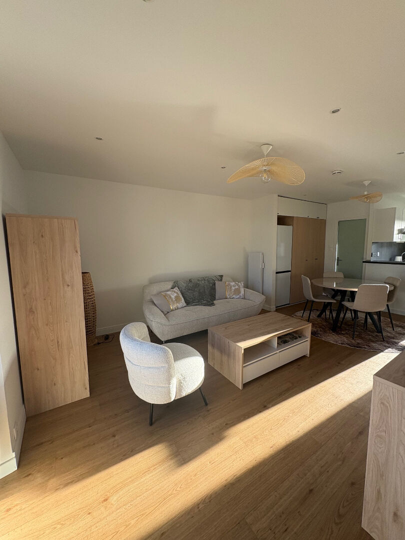 Photo À LOUER ! SAINT-BRIEUC / GARE  Appartement T2 MEUBLÉ image 1/5