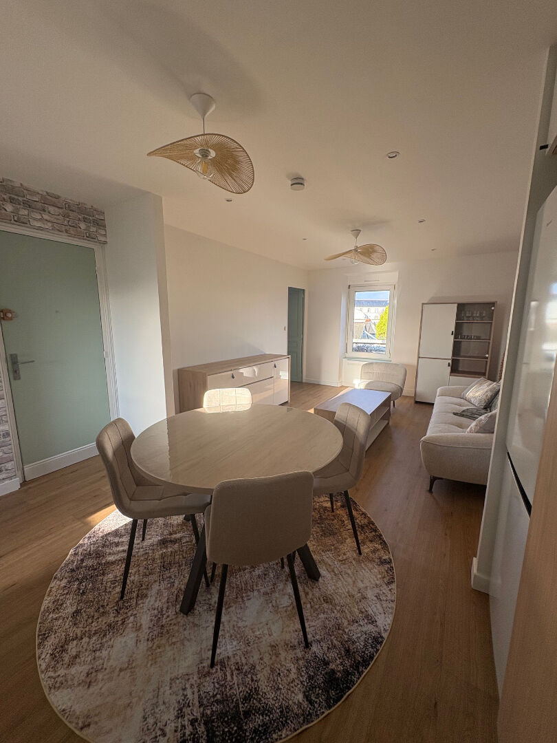 Photo À LOUER ! SAINT-BRIEUC / GARE  Appartement T2 MEUBLÉ image 2/5