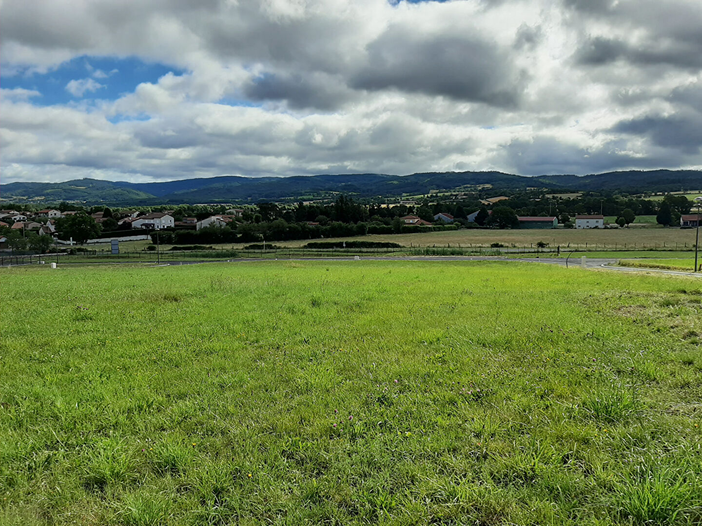 Photo terrain + maison (parcelle 604 m²) ref 477 image 2/2