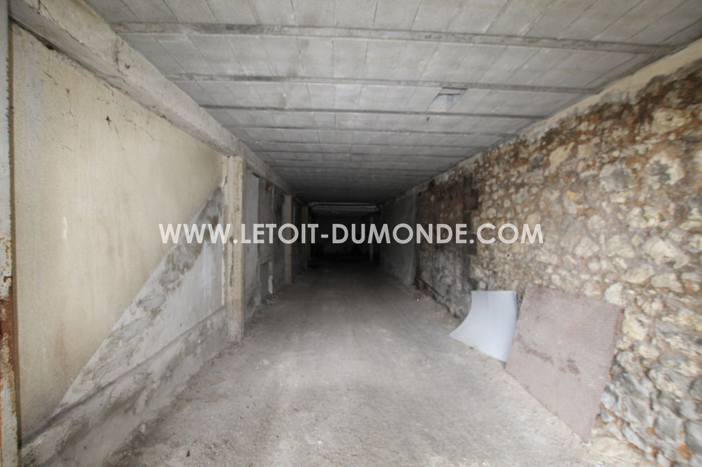 Garage de 287 m², quartier des affaires Périgueux 24000