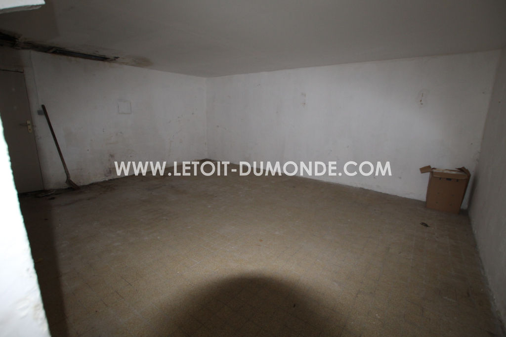 Garage de 287 m², quartier des affaires Périgueux 24000