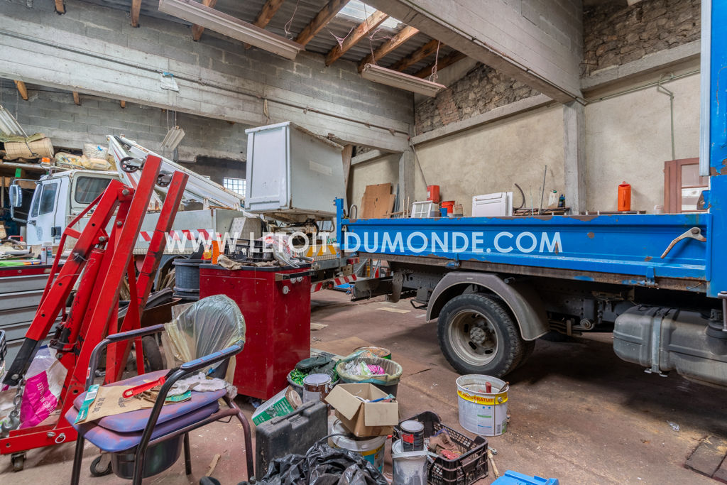 Photo Immeuble avec grand local de 320 m² à Périgueux image 3/6