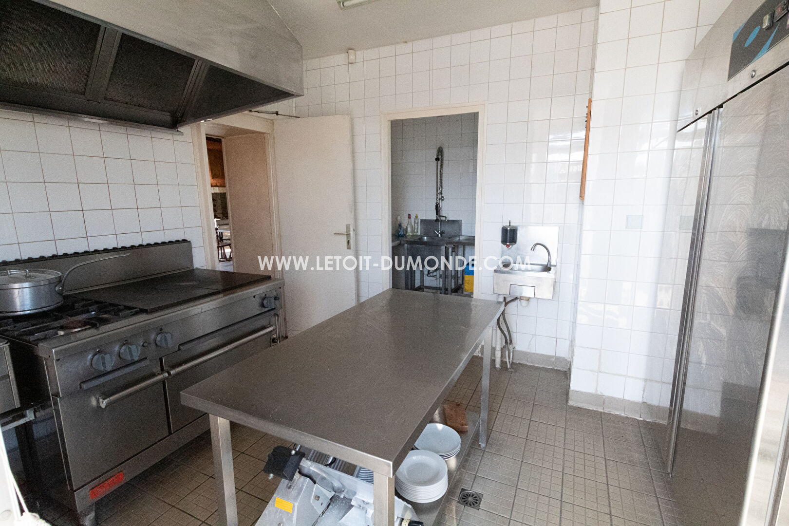 Photo Bâtiment commerce + terrain constructible total de 4312m² image 2/2