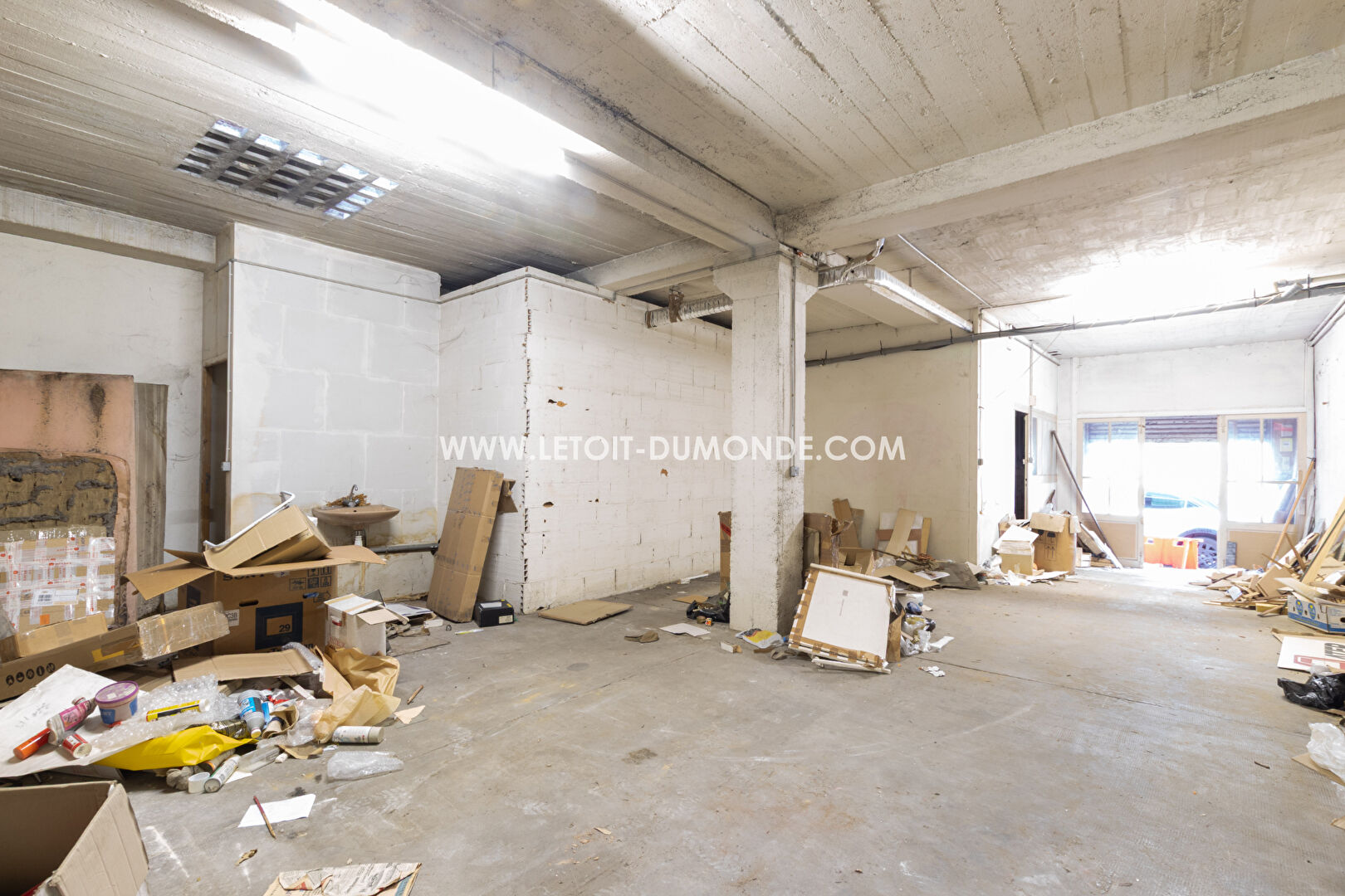 Photo Parking, garage, local de 79 m2 image 1/2