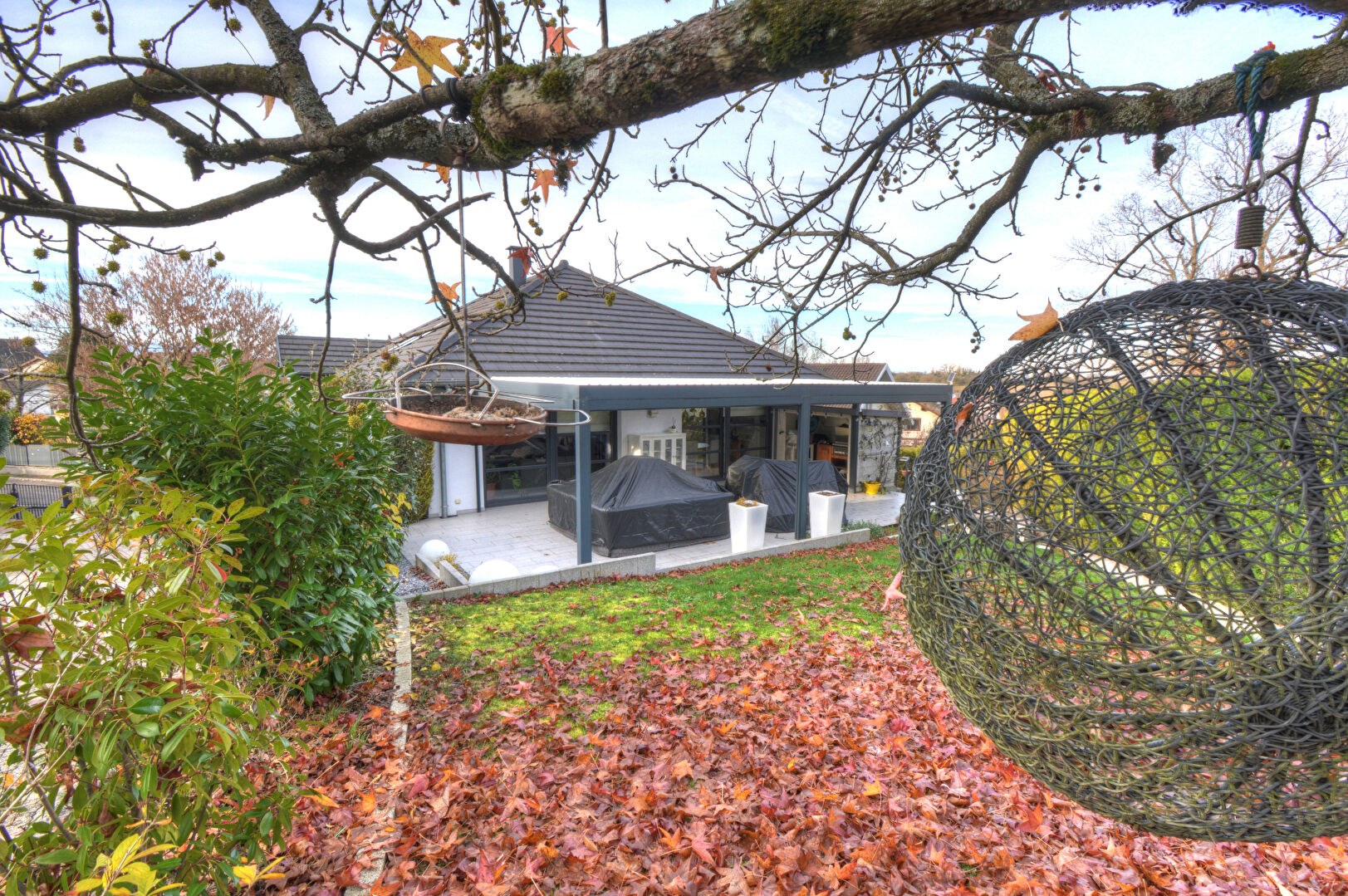 Propriété contemporaine d'env 200 m² sur près de 7 ares