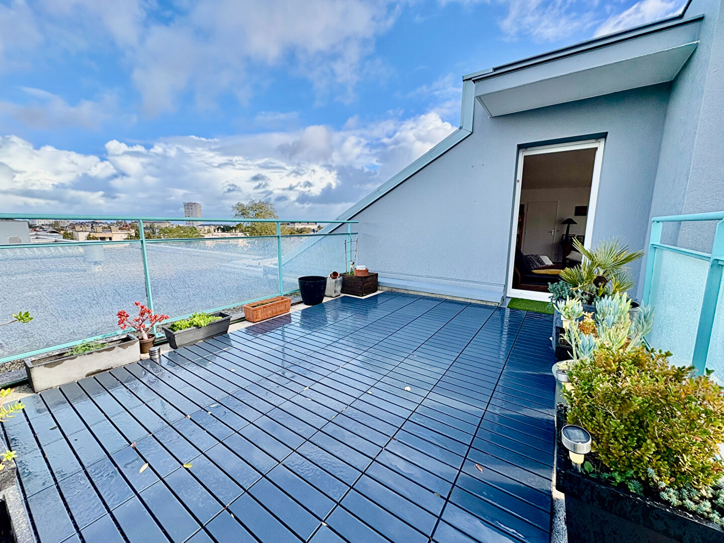 Photo Découvrez votre futur chez-vous au coeur de la ville! image 2/6