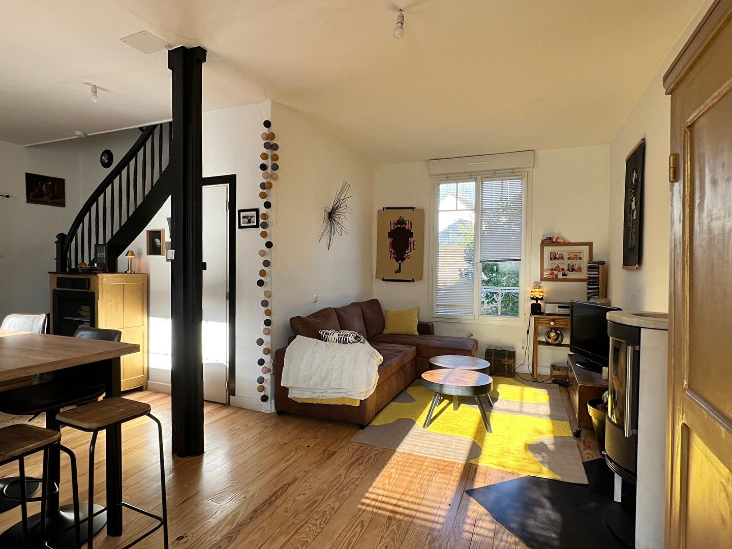 Photo Charmante maison en pierre rénovée de 65 m² ? À deux pas du centre-ville image 2/6