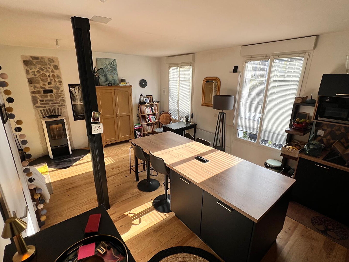 Photo Charmante maison en pierre rénovée de 65 m² ? À deux pas du centre-ville image 3/6