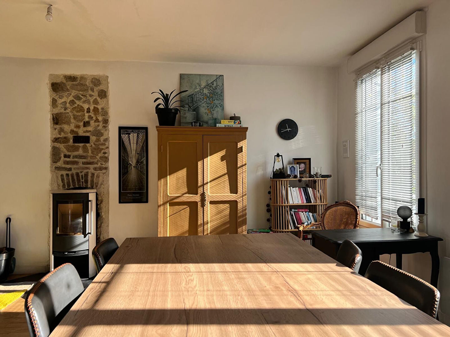 Photo Charmante maison en pierre rénovée de 65 m² ? À deux pas du centre-ville image 4/6