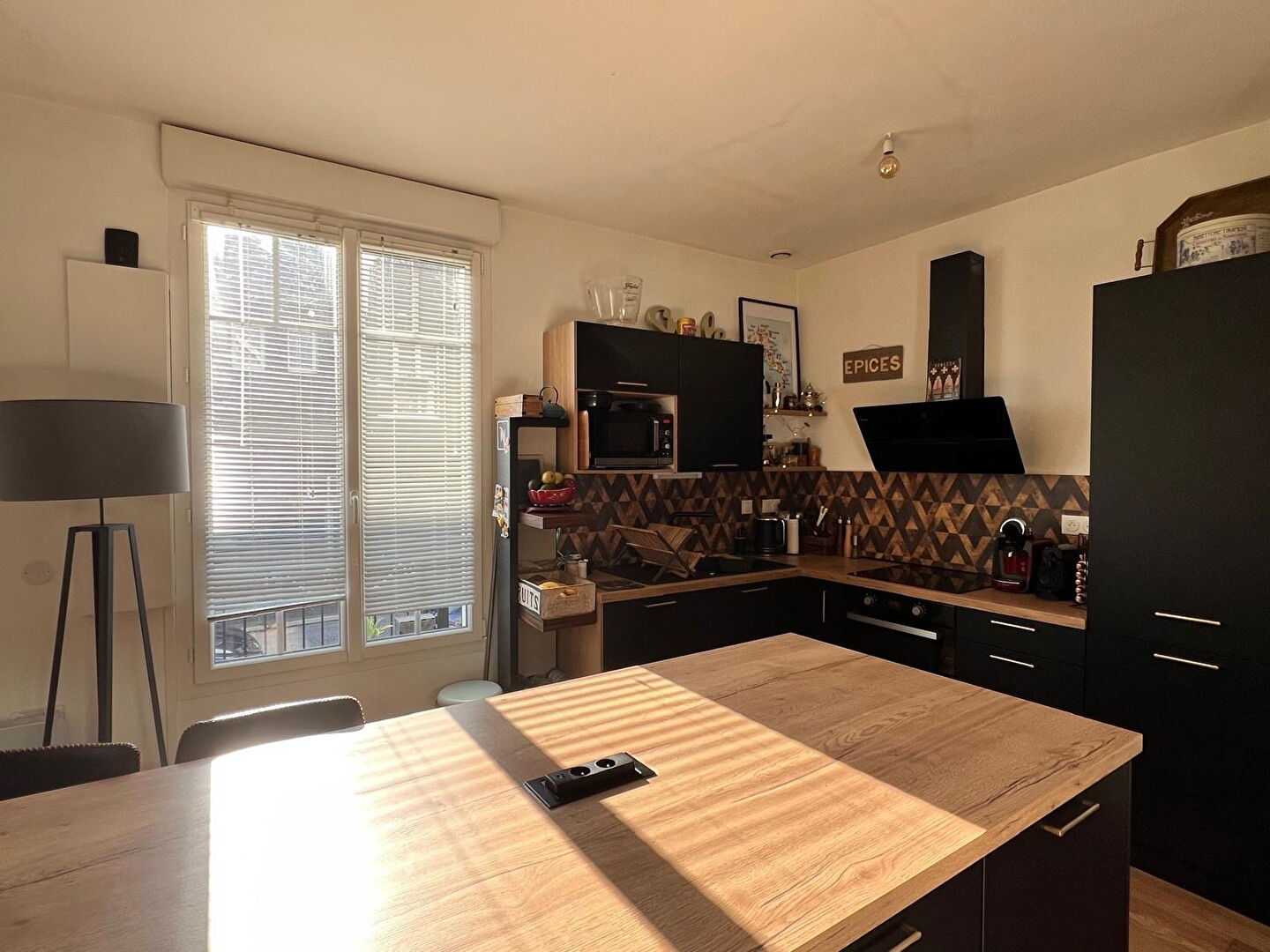 Photo Charmante maison en pierre rénovée de 65 m² ? À deux pas du centre-ville image 5/6