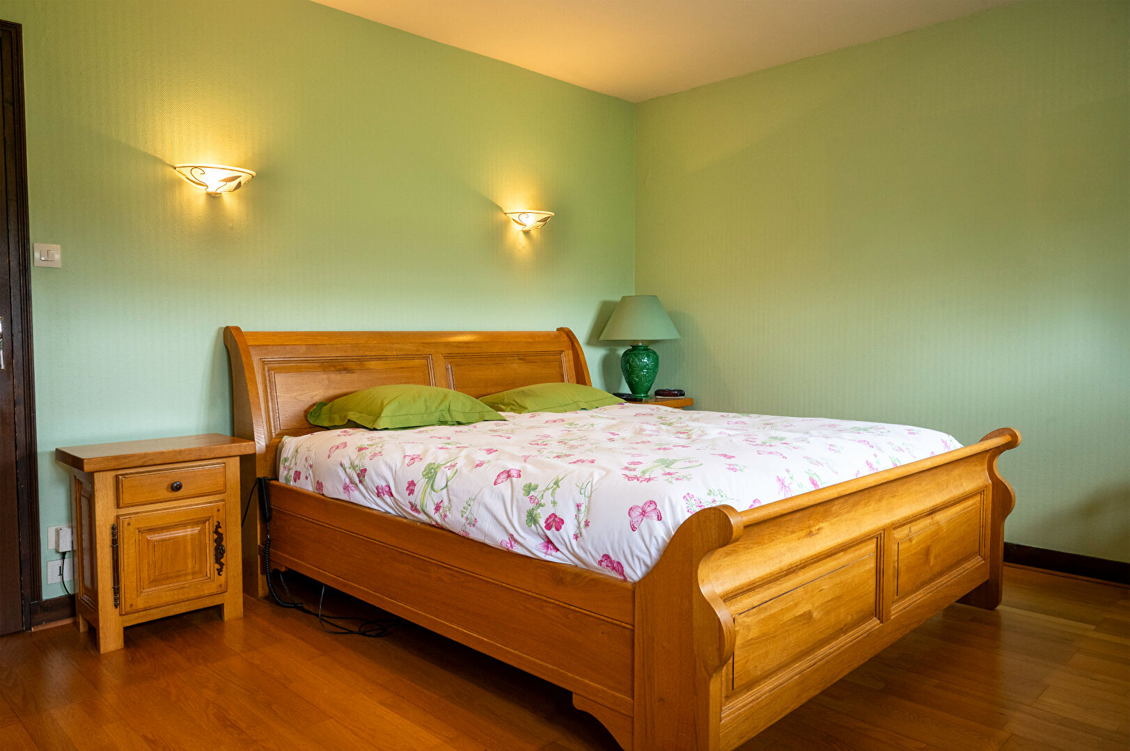 Photo MAISON 170 M²  sortie NOGENT LE ROI image 6/6