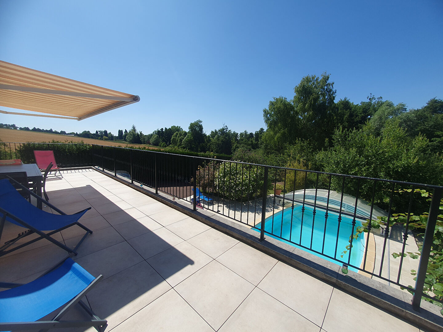 Maison Nogent Le Roi  sortie 8 pièce(s), piscine