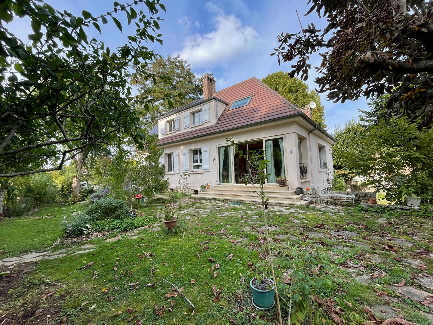 Photo Maison Epernon 9 pièce(s) 186.43 m2 image 1/6