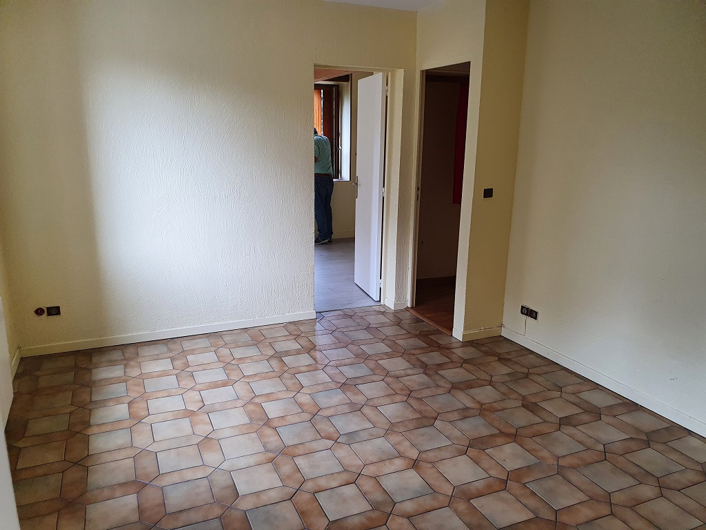 Photo Appartement Epernon proche gare image 1/6