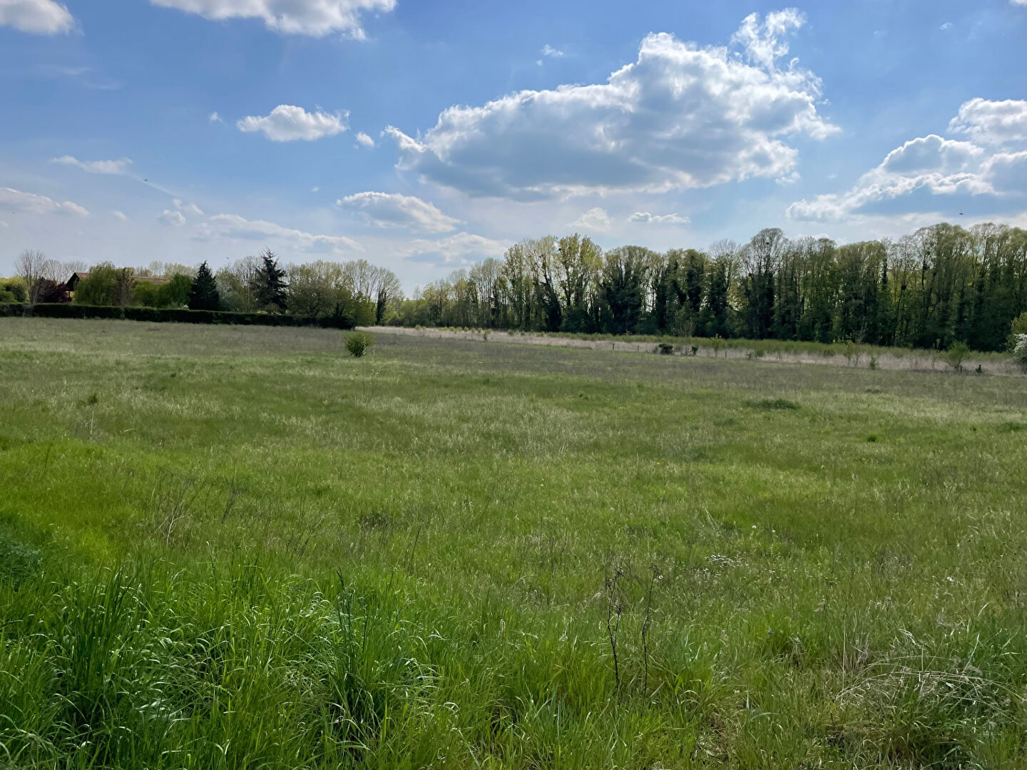 NOGENT LE ROI - TERRAIN CONSTRUCTIBLE DE 1710 M²